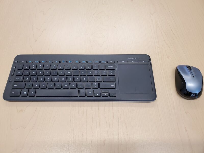 File:ETB-226 Keyboard and mouse.jpg